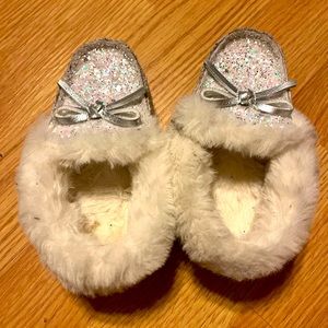 Cat & Jack Toddler Slippers